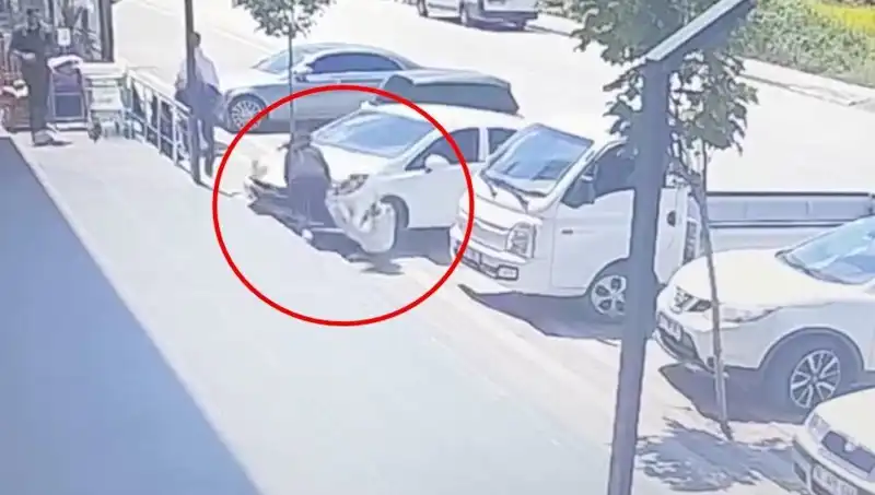 Yalova'da Lise Öğrencisinin Trajik Kazası Aracıyla Gözyaşlarına Boğdu