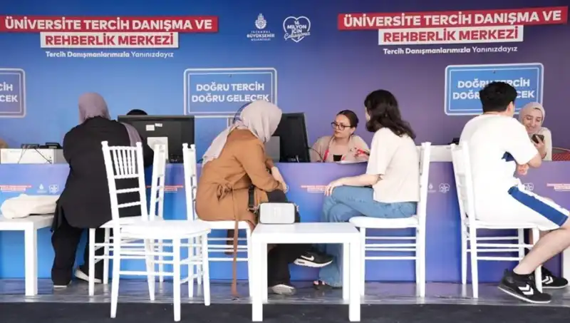 İstanbul'da Öğrenciler İçin Yeni Destek: İBB Tercih Danışma ve Rehberlik Merkezi