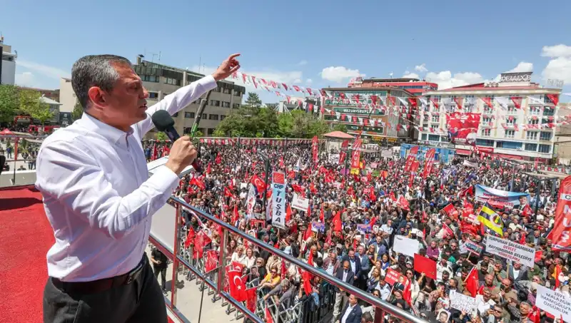 Özgür Özel'den Çarpıcı Açıklama: Örgütün Silah Bırakma Sürecine Destek Veriyoruz!