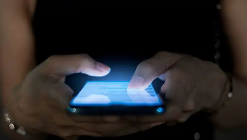 Narsisizmin Yeni İşareti: Telefon Alışkanlığının Psikolojik Etkileri