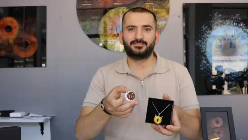 İris Fotoğraflarını Sanata Dönüştüren Yetenekli Sanatçı: İlk Uygulayıcı Benim