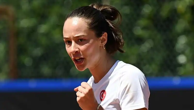 Milli Tenisçi Zeynep Sönmez, Büyük Finalde Şampiyonluk İçin Mücadele Ediyor