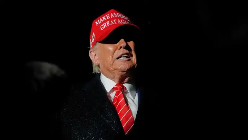 Yüksek Mahkeme Trump’a Önemli Yetki Verdi: Göçmenlerin Yasal Statüsünü İptal Edebilecek Mi?