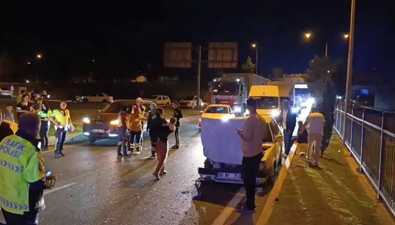Otoyolda meydana gelen geri dönüş kazası çocukları da vurdu: Dört yaralı!