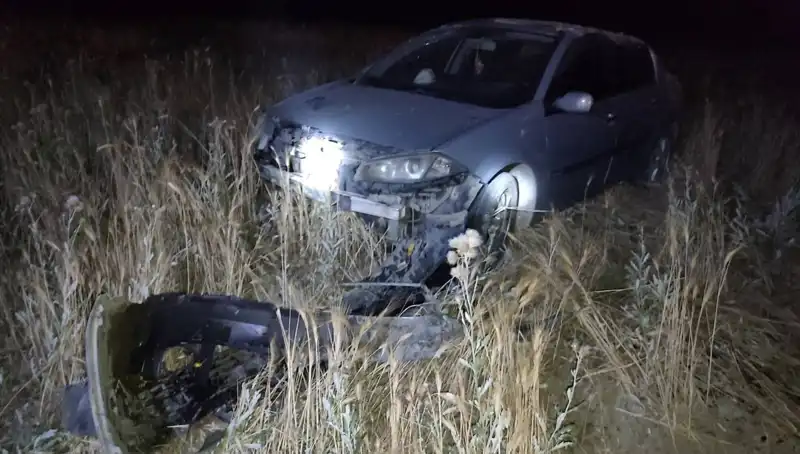 Burdur’da Otomobil Tarlaya Uçtu: Feci Kaza İki Yaralıyla Sonuçlandı
