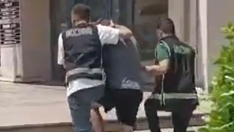 Sahte Dövizle Alışveriş Yapan Turistin Sınır Dışı Edilmesi Olayı İstanbul'da Gerçekleşti