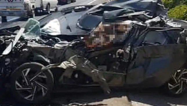Şanlıurfa'da Otomobil Tankere Çarptı: Kaza Sonrası Bir Can Gitti!