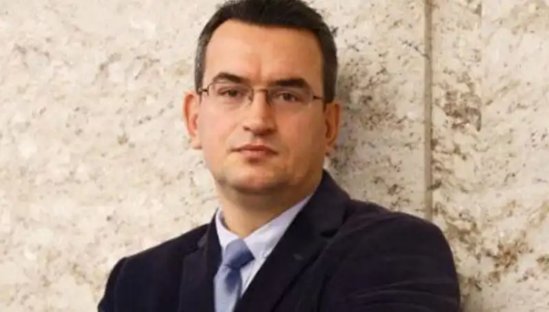 Metin Gürcan: DEVA Partisi’nin Kurucu Üyesinin Hayatı ve Kariyeri
