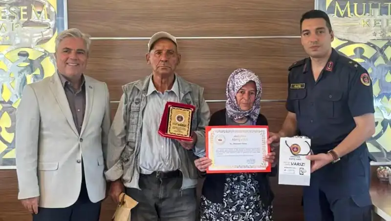 Hayırsever Aile, Tek Varlıkları Olan Evi Jandarmaya Bağışladı!