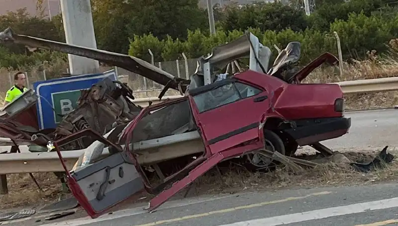 Hurdaya Dönen Araçtan Fırlayan Genç Kaza Anını Anlattı