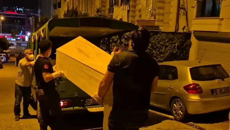 Esenyurt’ta Gizemli Ölüm: Kadın Cansız Bedeni Bulundu