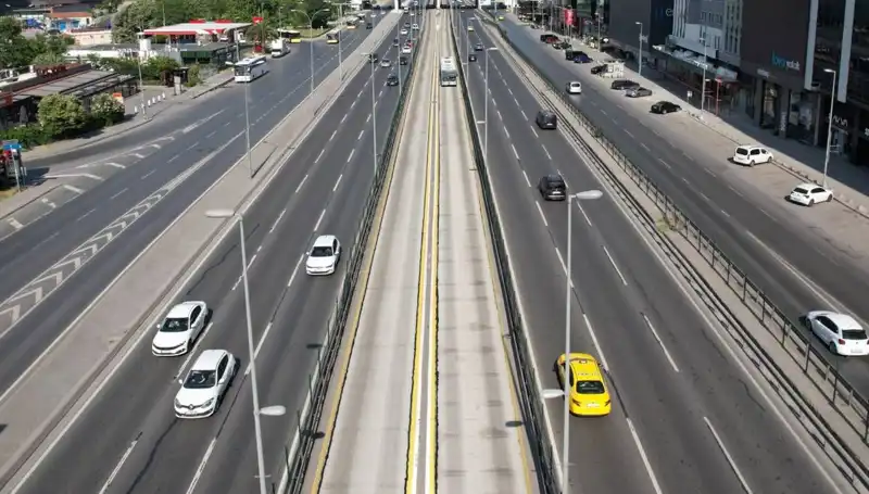 İstanbul Bayramı'nda Caddeler ve Sokaklar Neden Boş Kaldı?