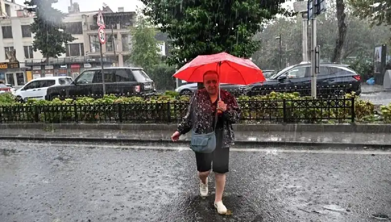 Türkiye'de Sarı Kodlu Yağış Uyarıları; Vatandaşlar Dikkat Etmeli