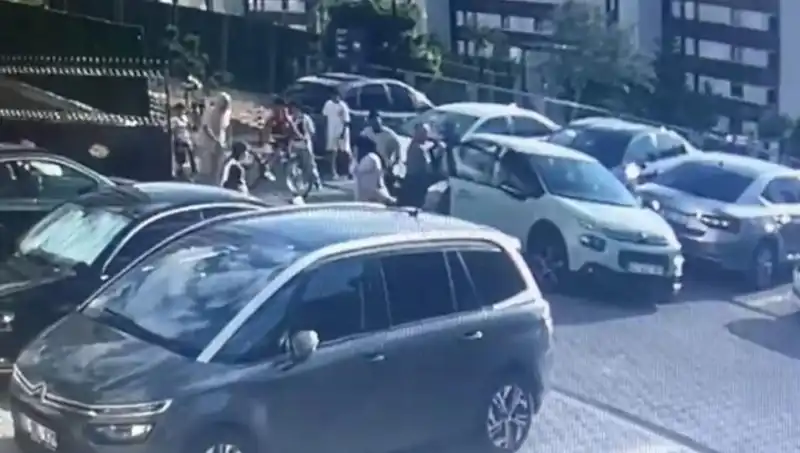Eşi ve Yakınlarını Arabayla Ezerek Kaçtı: Şok Edici Olayın Perde Arkası