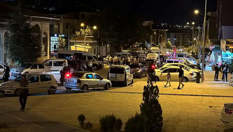 İki Aile Arasında Patlak Veren Kavgada 1’i Ağır Yaralı, 3 Kişi Hastanelik Oldu