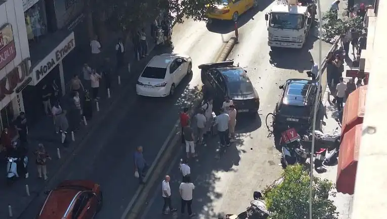 İranlı Sürücünün İnanılmaz Kazası Trafiği Felç Etti