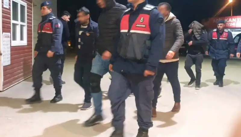 Bağ Evindeki Uyuşturucu Partisi: Güvenlik Güçleri Baskın Düzenledi