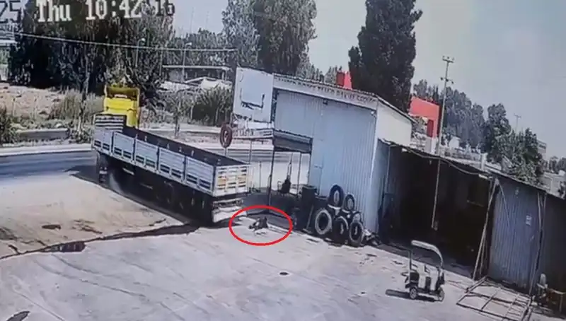 Korkunç Kaza: 16 Yaşındaki Çocuk İşçi TIR'ın Altında Kalmaktan Kurtulamadı