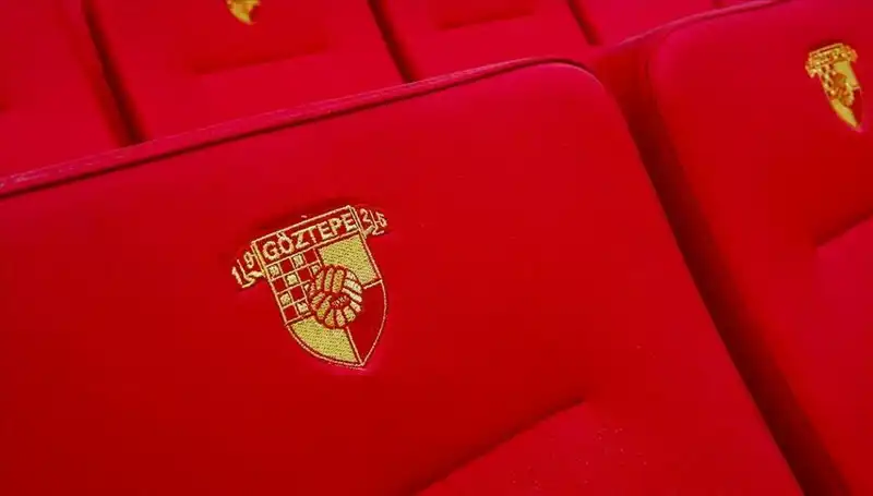 Göztepe, Genç Yıldız Junior Olaitan ile Sözleşme İmzaladı!