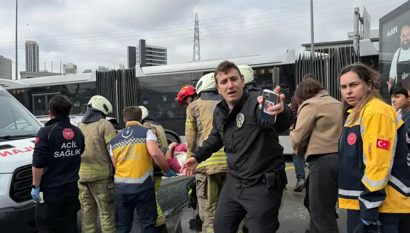 Metrobüs Kazası: Şehirde Kaos! Ölü ve Yaralılar ile Seferler Durduruldu