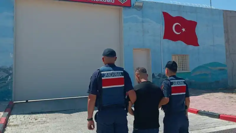 Afyon'da Suçlu Avı: 9 Aranan Şahıs Ele Geçirildi!